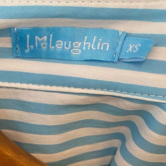 J. McLaughlin NWT Sz XS Light Blue White Stripes Classic Collar Button Shirt - Picture 7 of 7